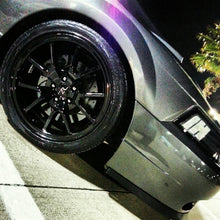 Load image into Gallery viewer, 18x10 Deep Dish Full Gloss Black FR500 Wheel (94-04) close up front