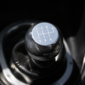 UPR Mustang Large Polished Billet Flat Top w/6 Speed Pattern Shift Knob (79-04) 1008-2-15