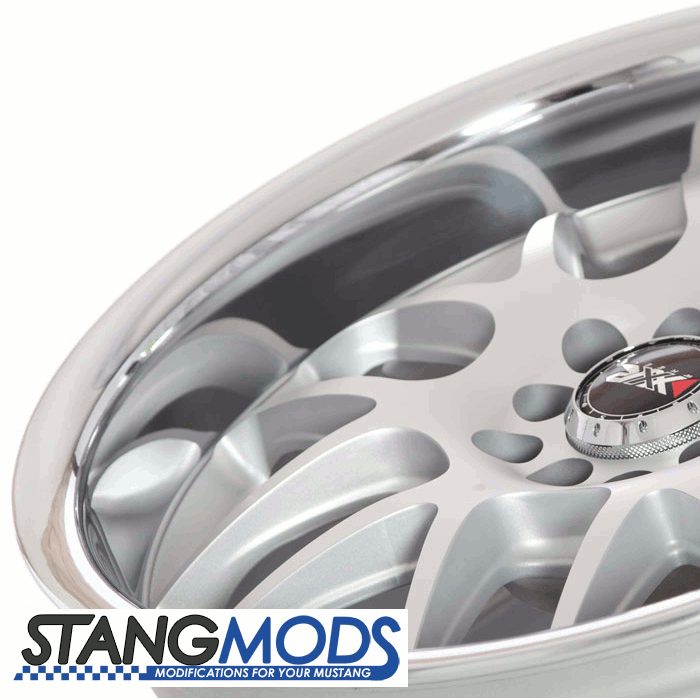 17x9 XXR526 Machined Silver Wheel (94-04) close up view