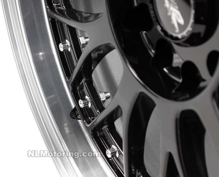 18x8.5 XXR521 Gloss Black Wheel (94-04) extreme close up