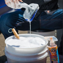 Load image into Gallery viewer, Chemical Guys Curved Tire Brush