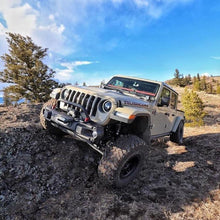 Load image into Gallery viewer, Oracle Oculus Bi-LED Projector Headlights for Jeep JL/Gladiator JT - Graphite Metallic - 5500K