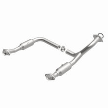 Load image into Gallery viewer, MagnaFlow Conv DF 06-09 Ford Explorer / 06-10 Mercury Mountaineer 4.6L Y-Pipe Assembly (49 State)