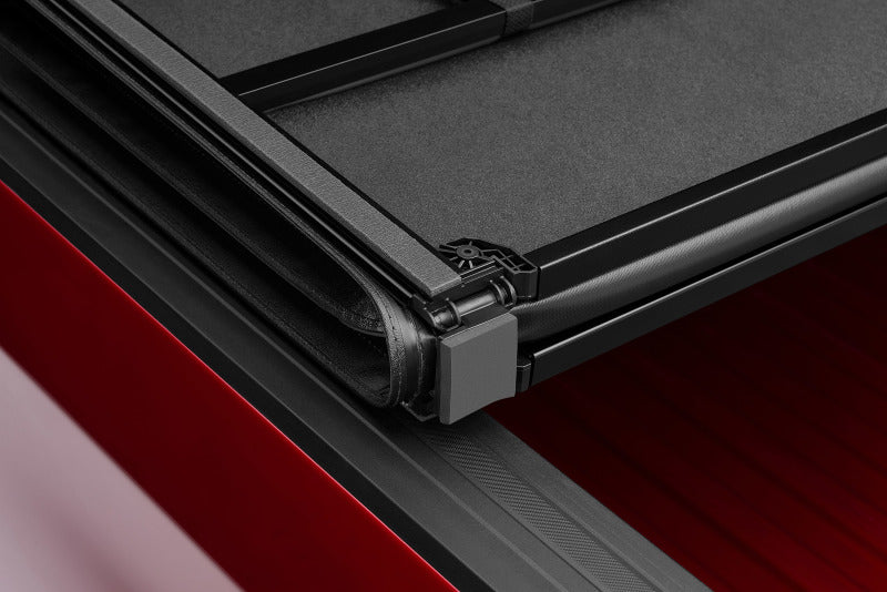 Lund 21-22 Ford F-150 (5.5ft. Bed) Hard Fold Tonneau Cover - Black