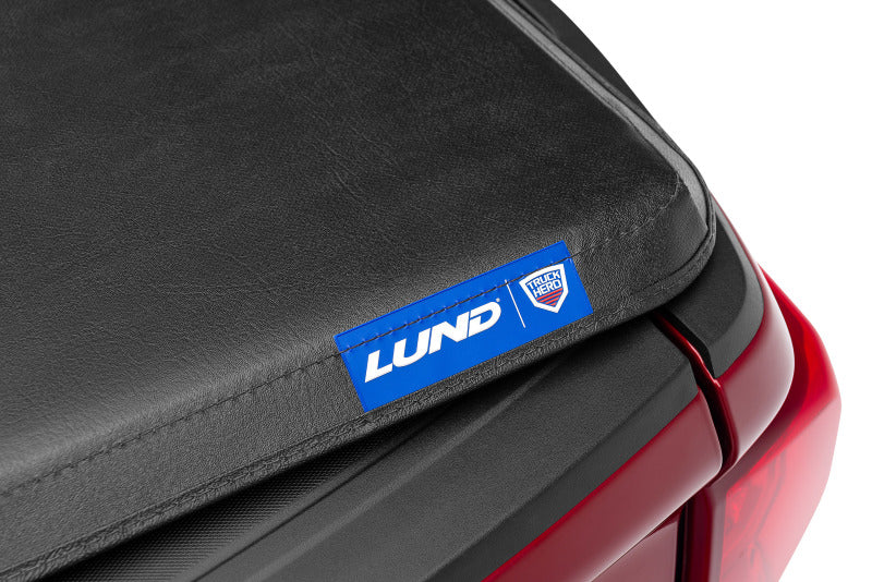 Lund 21-22 Ford F-150 (5.5ft. Bed) Hard Fold Tonneau Cover - Black