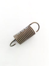 Load image into Gallery viewer, DDP Dodge 89-93 3200 RPM Governor Spring